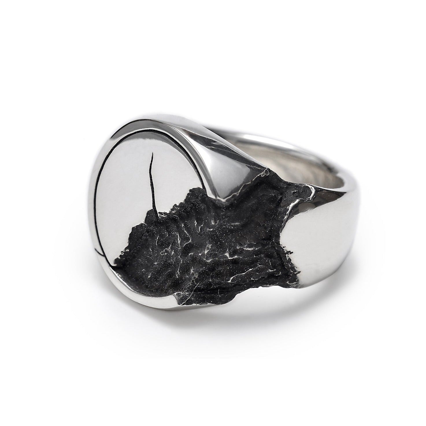 R-76 erosion - Round sterling silver signet ring