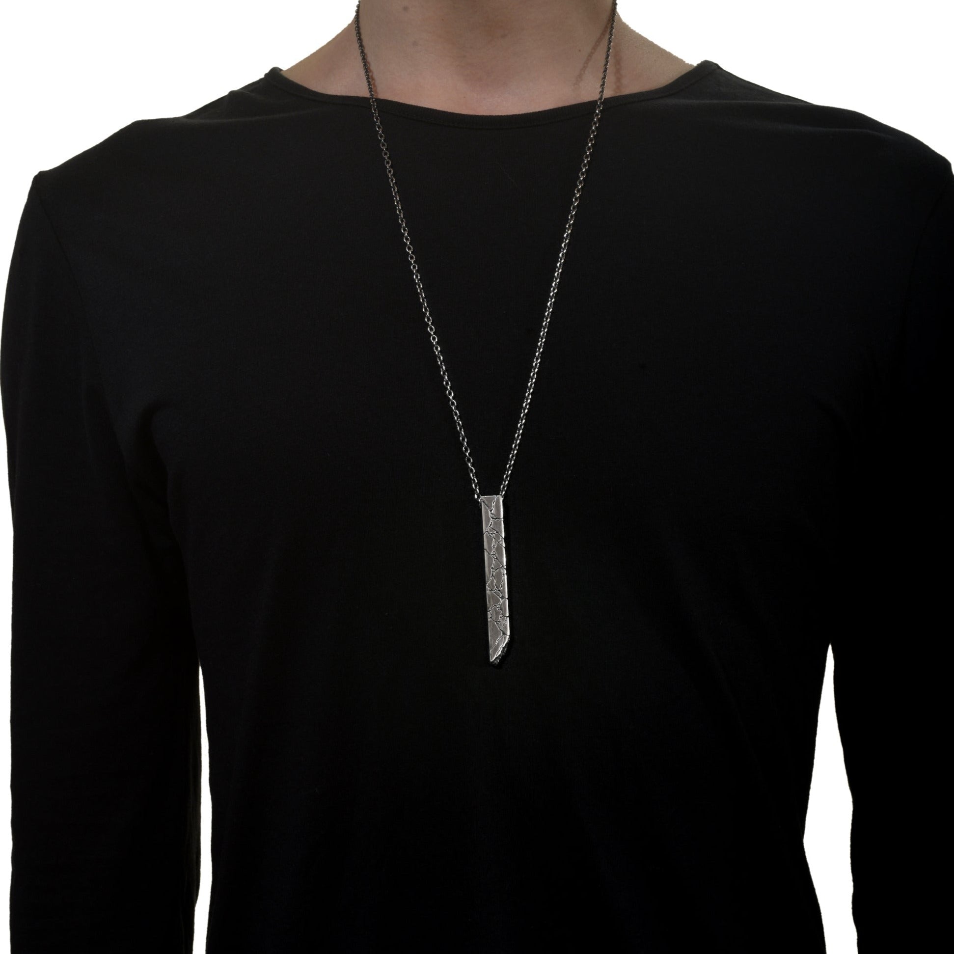 P-40 cracks - 75cm silver necklace