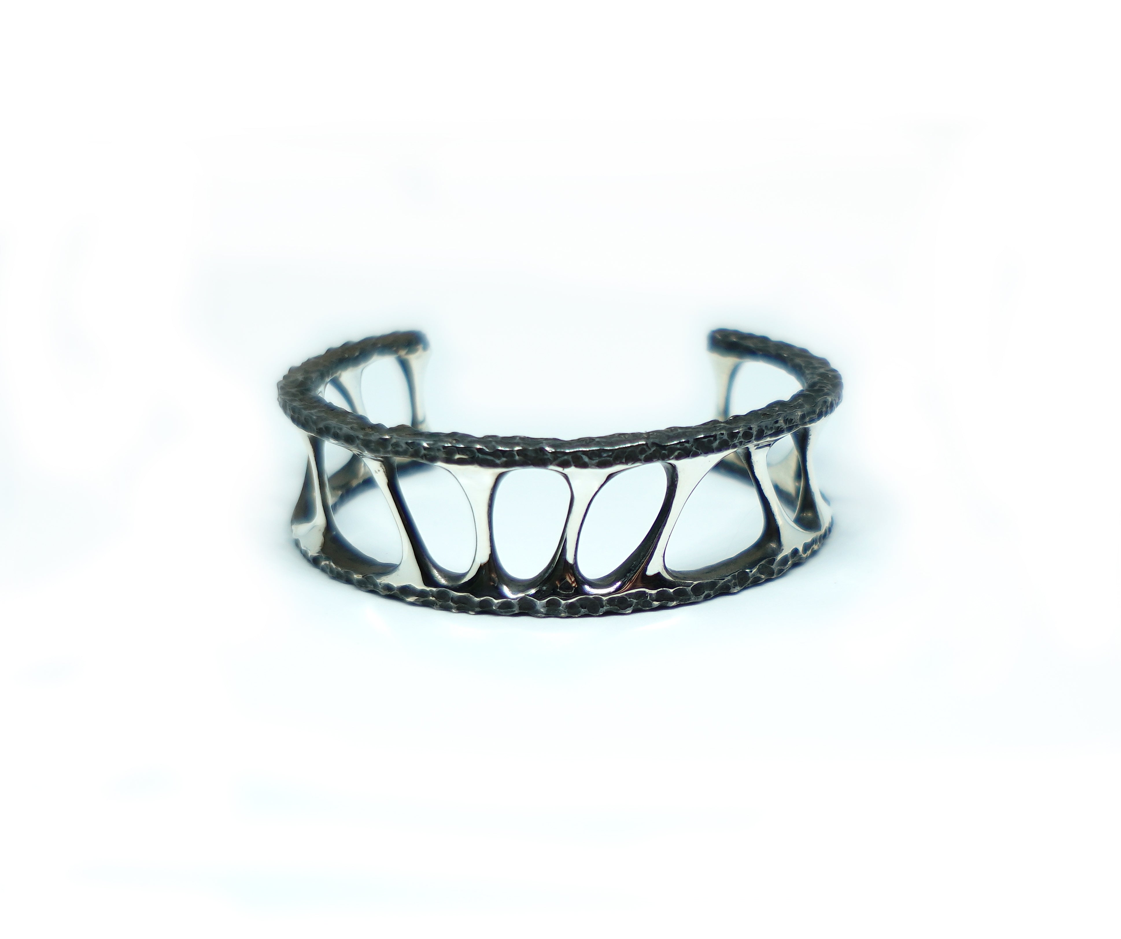 BR-22 Eternal - Thick sterling silver bracelet