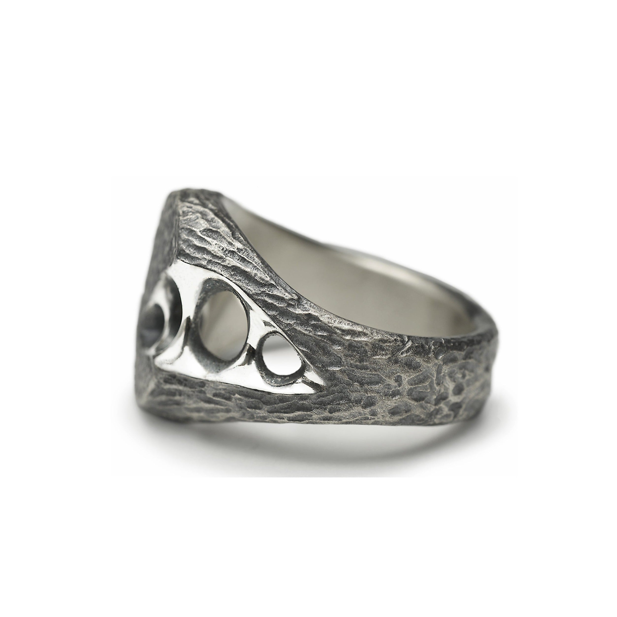 R-99 Eternal - oval sterling silver signet ring