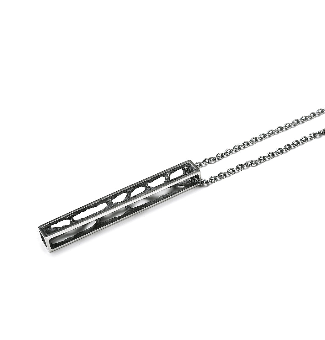 P-33 erosion - 75cm silver necklace