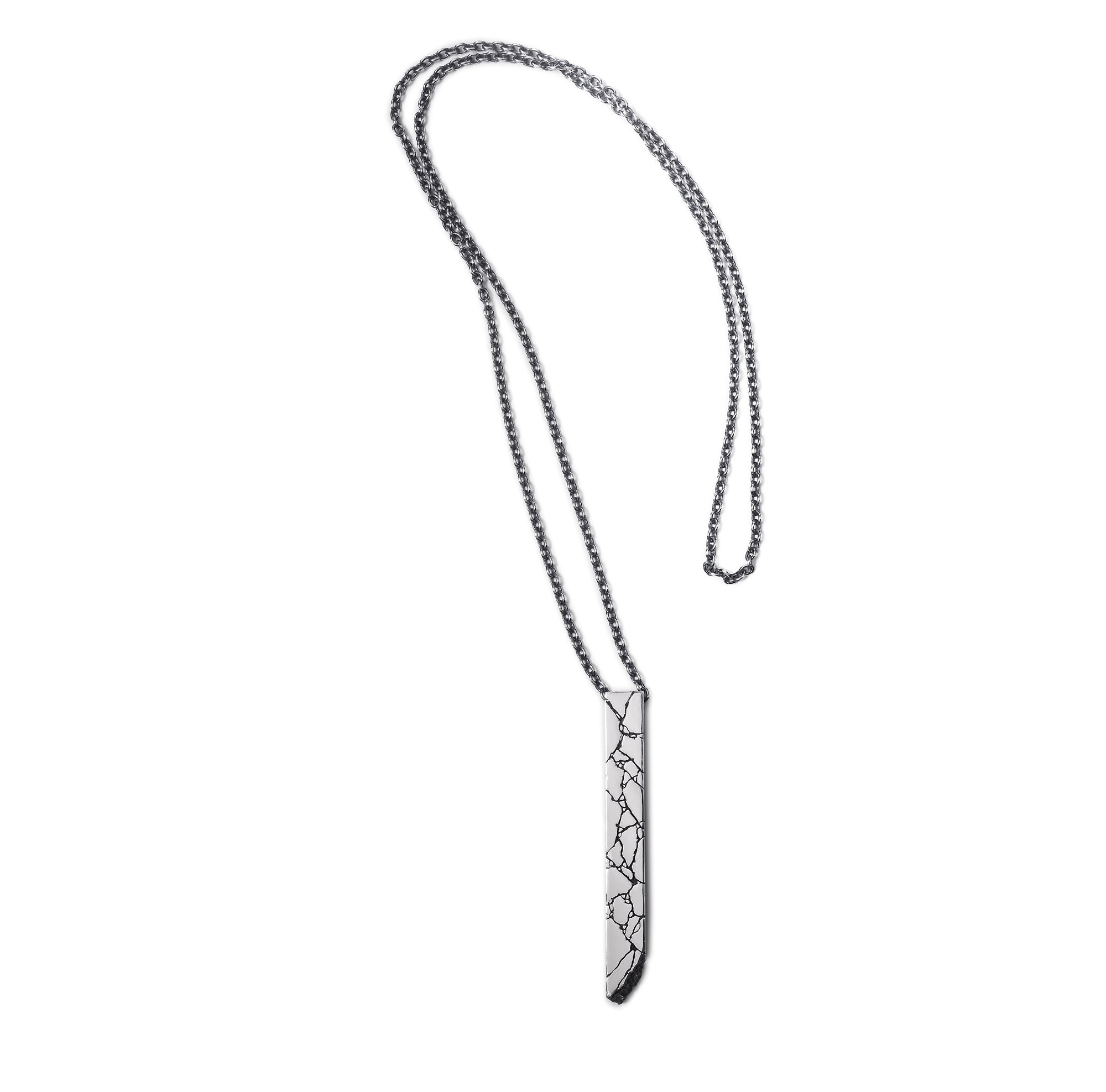 P-40 cracks - 75cm silver necklace