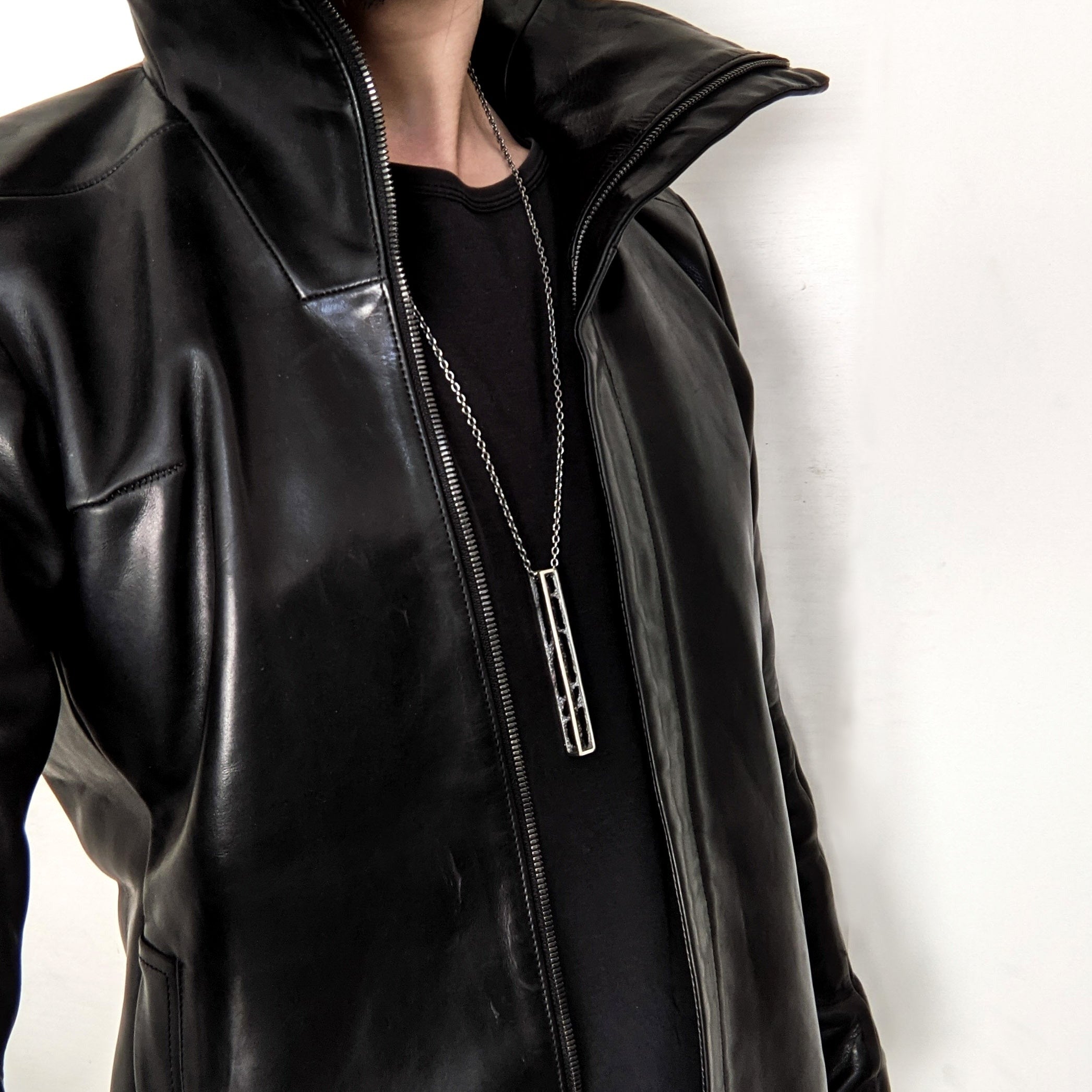 P-33 erosion - 75cm silver necklace