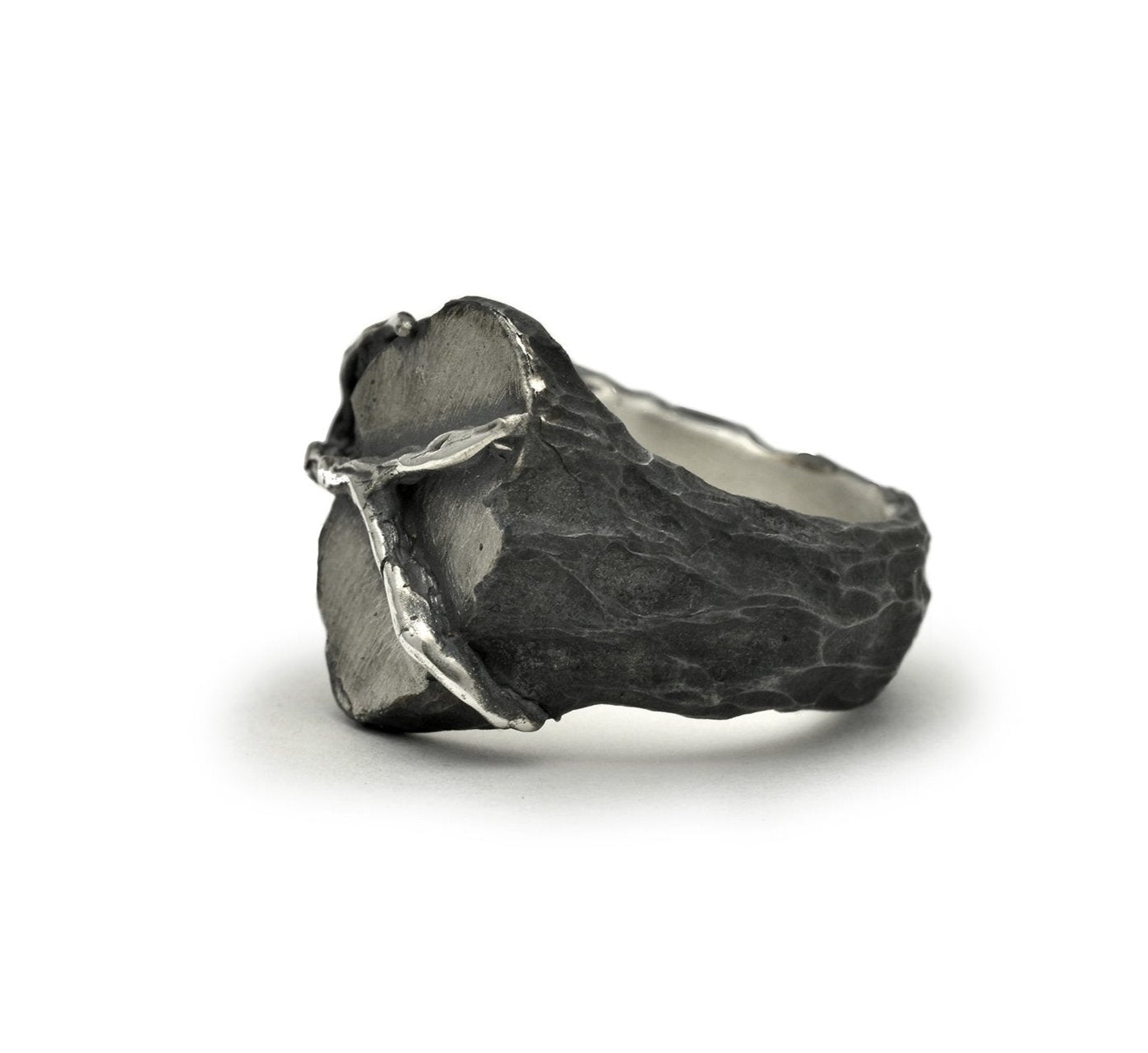 R-109 eiko- sterling silver ring