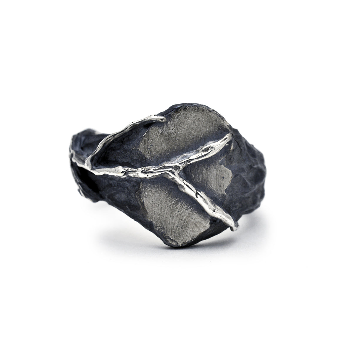 R-109 eiko- sterling silver ring