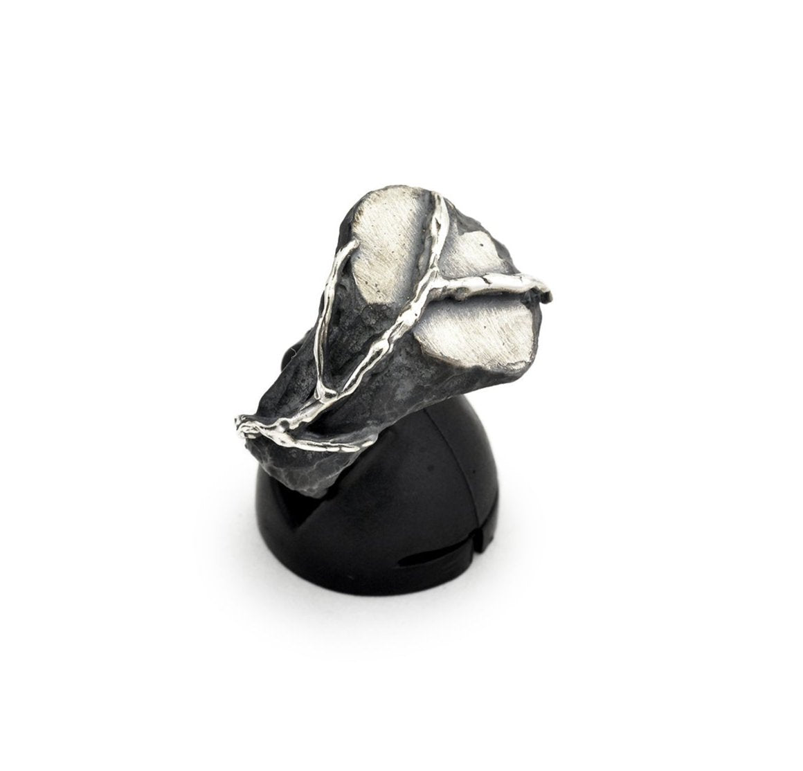 R-109 eiko- sterling silver ring